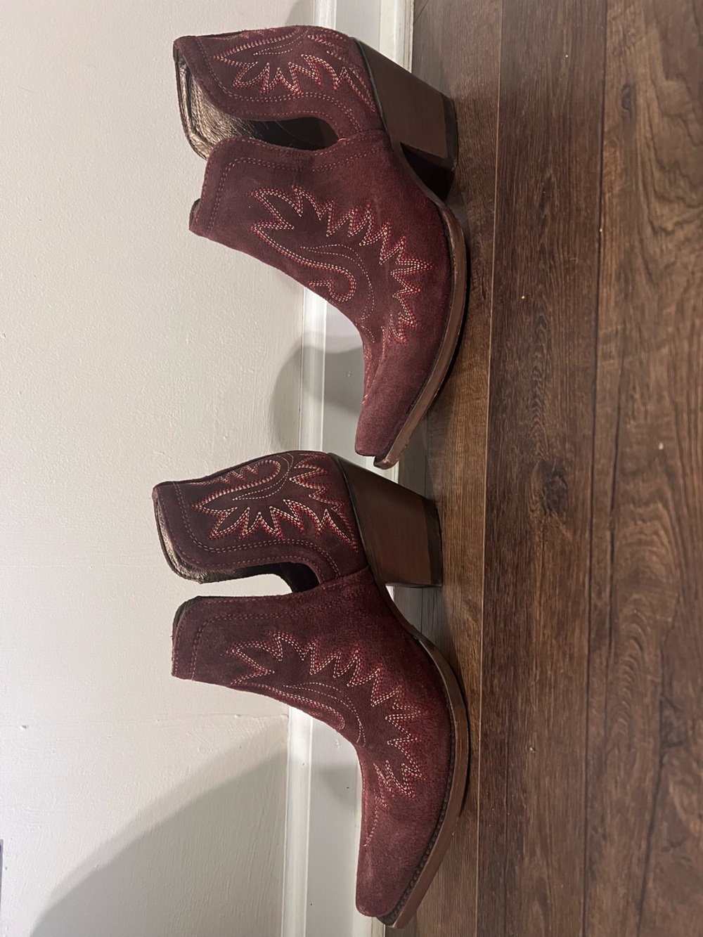 Women’s Ariat Dixon X Toe Western Bootie Merlot Suede 9.5 - Picture 4 of 8